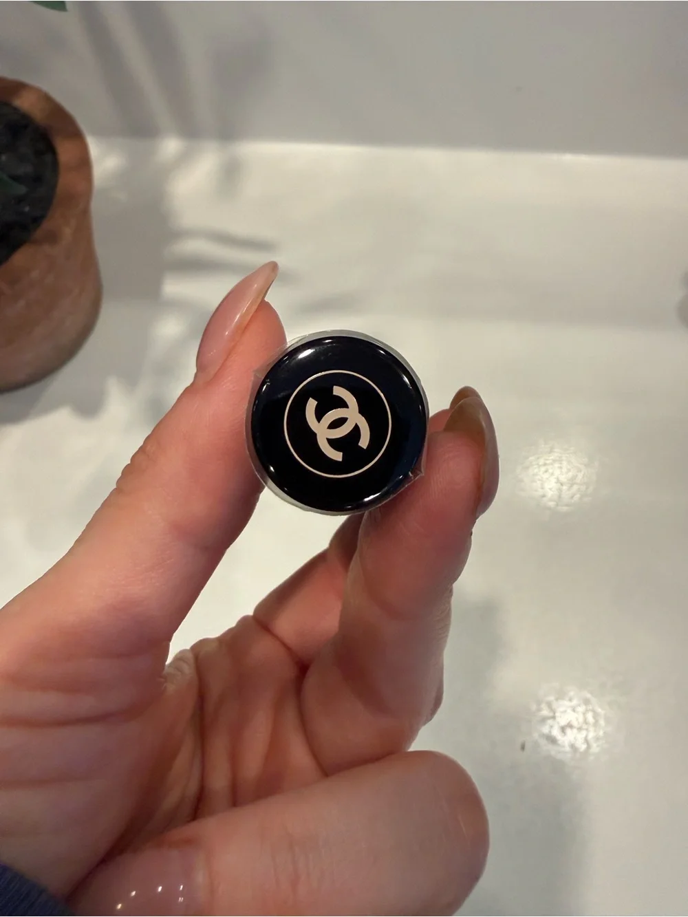 CHANEL ‼️ BRUSH ONLY ‼️ included with Les Beiges Water-Fresh Tint - Picture 2 of 7